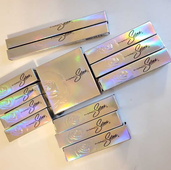 MAC X SELENA LA REINA